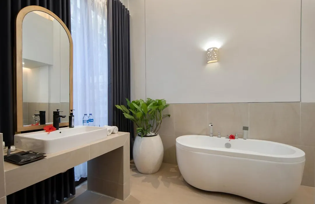 18 Suite Villa Kuta-1